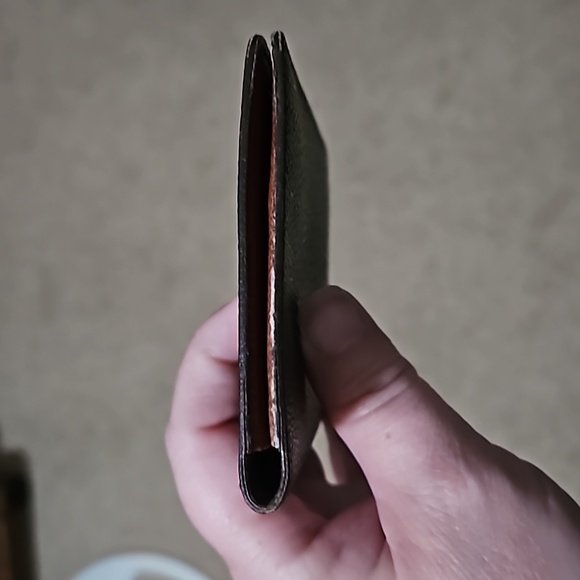 Authentic Louis Vuitton Monogram Card holder W/ Certificate of Authentication - Picture 7 of 10